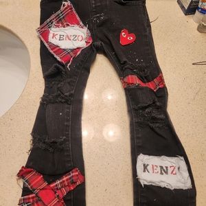 Size 3T and 4T shoe size : Burberry size 31 Gucci size 30